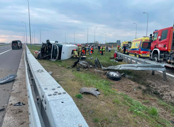 Інцидент трапився 15 квітня близько 17:00 на автомагістралі А4 у населеному пункті Буди-Ланьцутські (Підкарпатське воєводство).