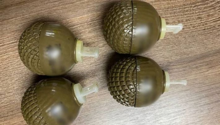 В Запорожье разоблачили двух мужчин на незаконной продаже гранатомёта и ручных гранат