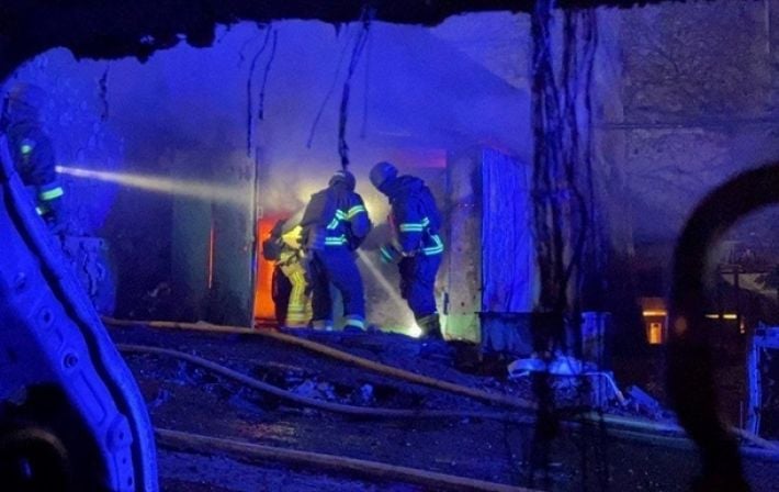 Удар по Днепру: под завалами дома нашли тело пятого погибшего