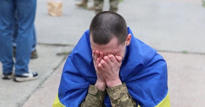 Украина вернула из плена офицеров, которых РФ годами не включала в обмены