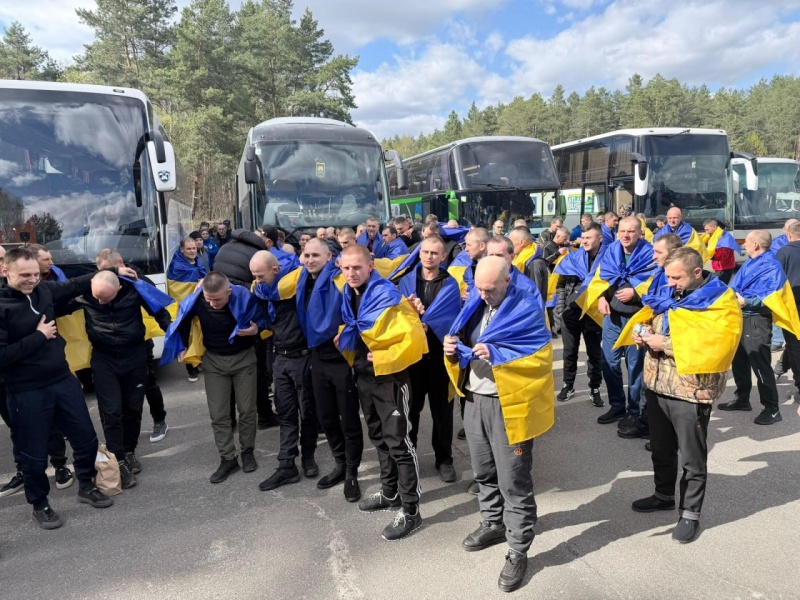 Напомним, предыдущий обмен состоялся 11 апреля — тогда Украина вернула 175 военных и 7 гражданских. Большинство из них находились в плену с 2022 года.