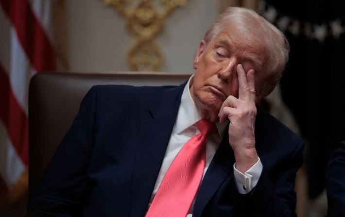 От «медового месяца» до кризиса доверия: почему рейтинг Трампа обвалился после года президентства