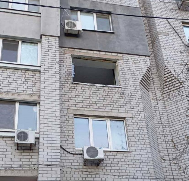 До ліквідації наслідків залучені всі міські служби: вони розбирають завали, забезпечують підвезення води та прибирають уламки.