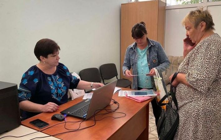 Цифровой дедлайн ПФУ: украинцев призвали срочно оцифровать трудовые книжки до 10 июня, после чего бумажные документы потеряют юридический приоритет