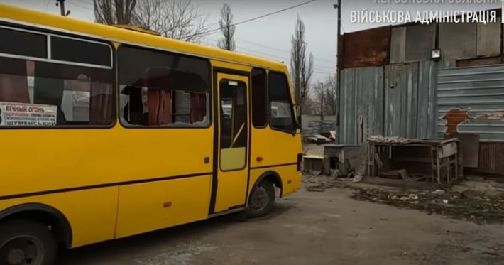 Херсон под ударом: россияне ударили по маршрутке, есть жертвы