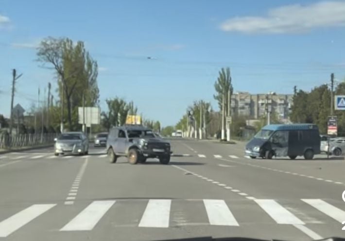 «Художники так видят»: новая разметка оккупантов в Мелитополе провоцирует аварии на дорогах