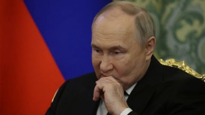 Паранойя в Кремле: Путин прячется в бункерах из-за страха покушений и «войны» между силовиками
