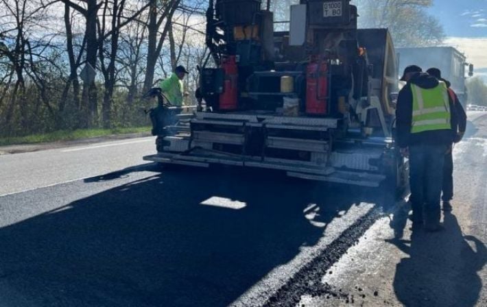 Ремонт дорог в Украине после зимы закончен: какие трассы "залатали"