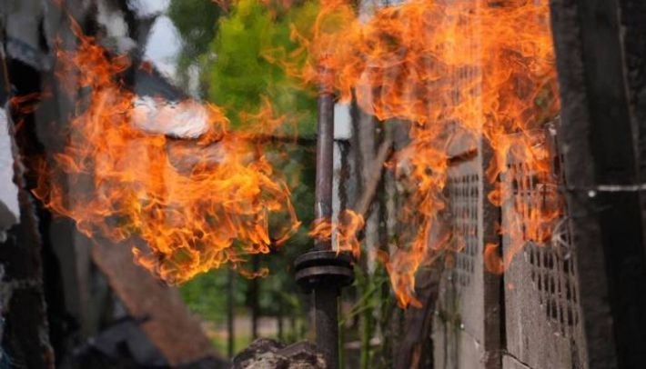 Россия ударила по железнодорожной инфраструктуре Запорожья: повреждены поезда, погиб машинист