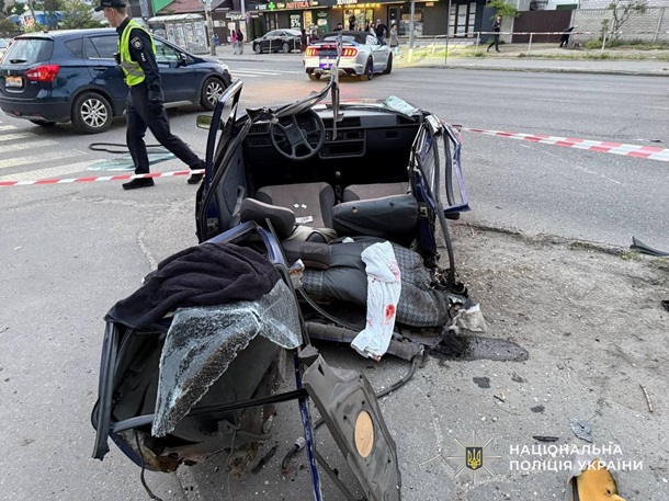 У поліції додали, що за попередніми даними, водії тверезі. Наразі встановлюють всі обставини ДТП.