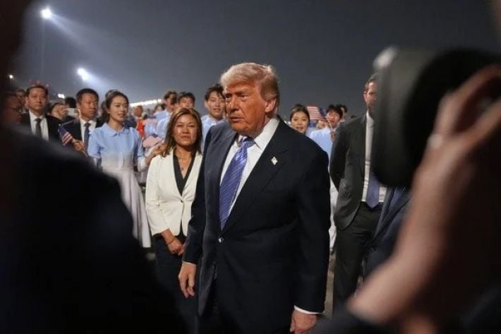 Трамп прибыл в Пекин на переговоры с Си Цзиньпином: как встречали президента США