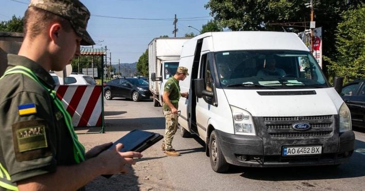 У части водителей возникнут трудности при пересечении границы с Польшей: что произошло
