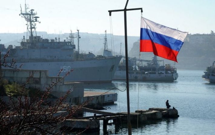 В Крыму прогремели мощные взрывы: вероятно, атакованы объекты Черноморского флота РФ