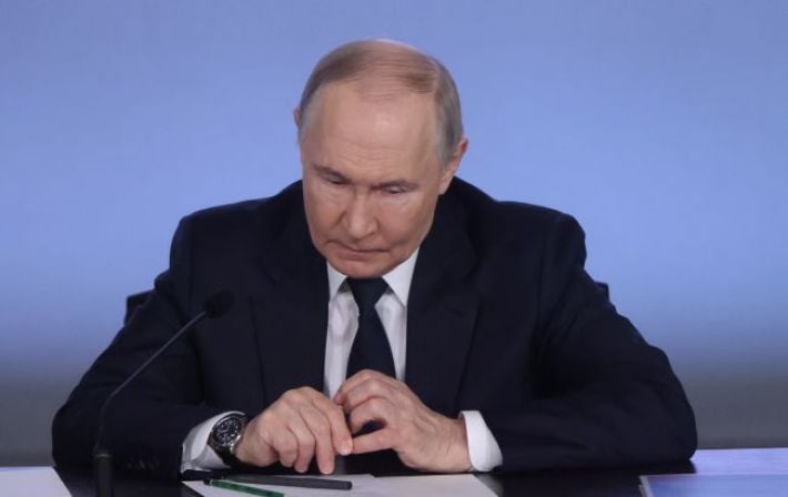 Путин разрешил арестовывать имущество россиян за границей за критику власти