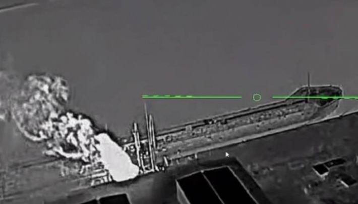 В Бердянске поразили российский сухогруз: дроны LUFTWAFFE нанесли повторный удар по ВОТ Запорожья