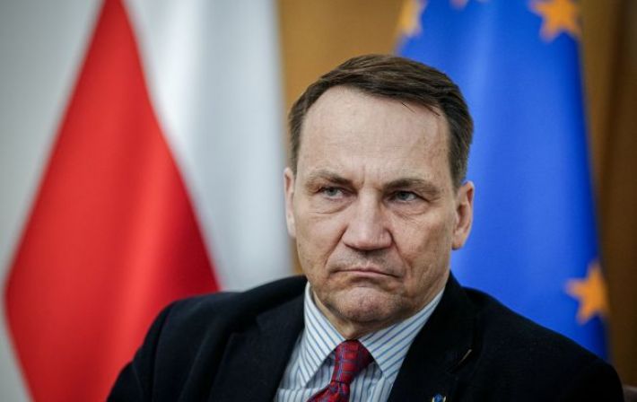 «Ответ был непропорциональным»: Сикорский раскритиковал решение по ордену Зеленского
