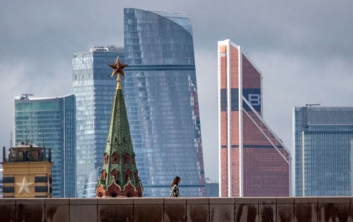 Дыра в российском бюджете стремительно растет из-за войны с Украиной: дефицит превысил планы на триллион рублей