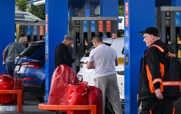 Экономический нокдаун: удары ВСУ по НПЗ спровоцировали стремительный взлет цен на бензин в России
