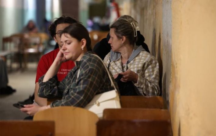 Часы в укрытии: имеют ли право заставить вас отрабатывать тревоги и как начисляют зарплату