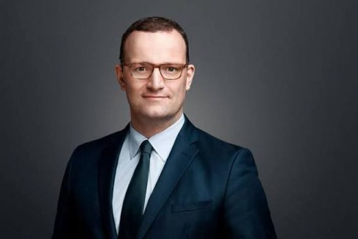 Громкий каминг-аут в немецкой политике: Йенс Шпан уходит в отставку из-за скандала с суррогатной матерью