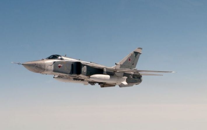 Ювелирная работа водолазов-спецназовцев: НГУ уничтожила российский Су-24М на аэродроме «Саки» в Крыму