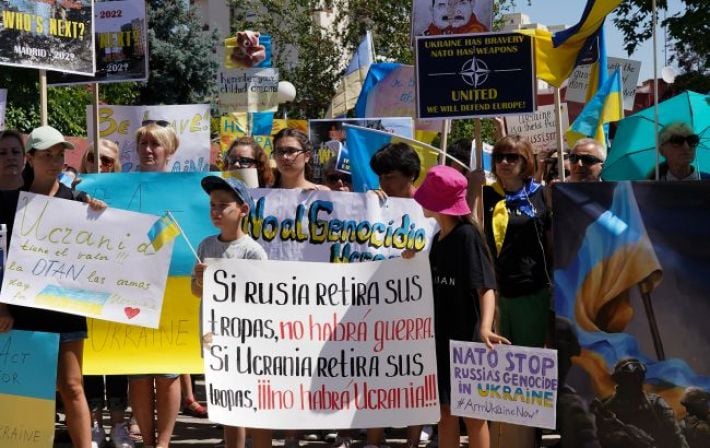 Шаг к постоянному ВНЖ: Испания упростила легализацию для тысяч украинцев