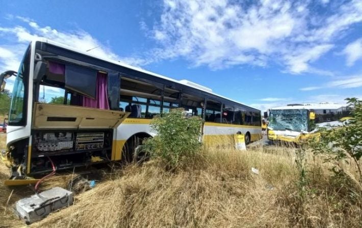 Масштабное ДТП в Чехии: под Зноймо столкнулись два пассажирских автобуса, среди 50 пострадавших есть украинки