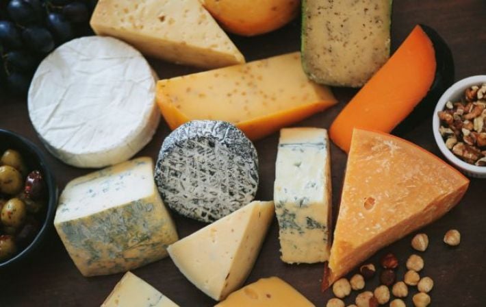 Не моцарелла: диетологи назвали лучший сыр для людей с повышенным артериальным давлением