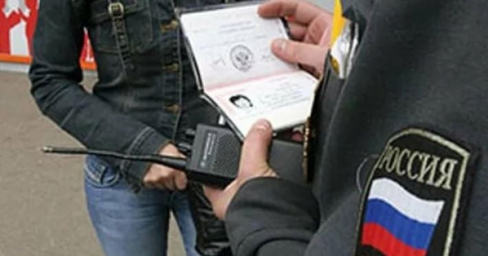 Носите паспорт с собой: оккупанты рассказали, кто может потребовать документы у жителей Мелитополя