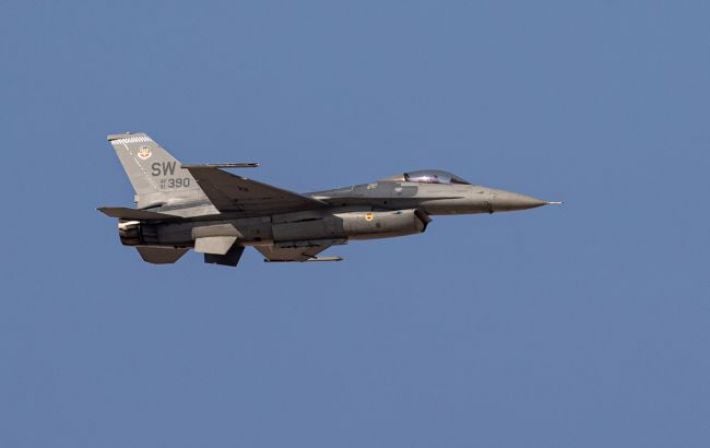 Во время боевого задания Украина потеряла истребитель F-16: пилот катапультировался