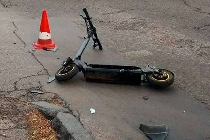 Под Мелитополем погибла молодая мать двоих детей: женщина попала в смертельное ДТП на электросамокате