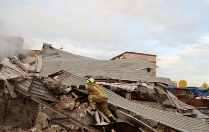 Ракета со шрапнелью: в Дарницком районе рассказали подробности ночного удара по Киеву