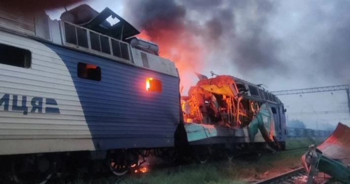 Россия атаковала локомотивы на Днепропетровщине: железнодорожники успели укрыться