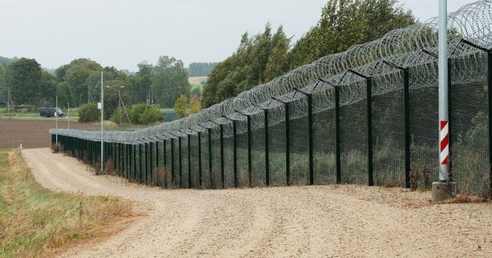 Россия временно закрывает ряд пунктов пропуска на границе с ЕС: что изменится с 1 июля