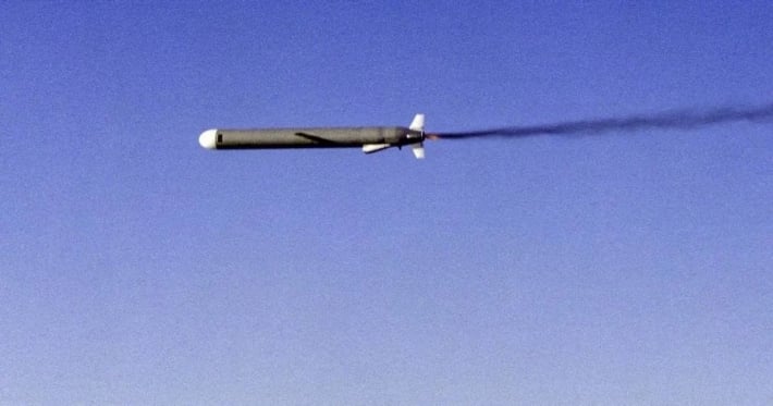 Российская ракета пролетела мимо Patriot и едва не попала в военный завод в Польше: прозвучало громкое заявление