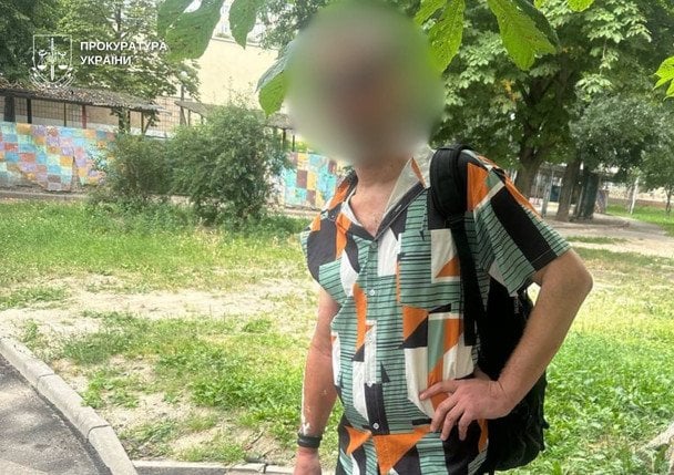 Унаслідок пожежі автомобіль зазнав значних пошкоджень. Водночас опіки та інші травми отримав і сам підозрюваний.
