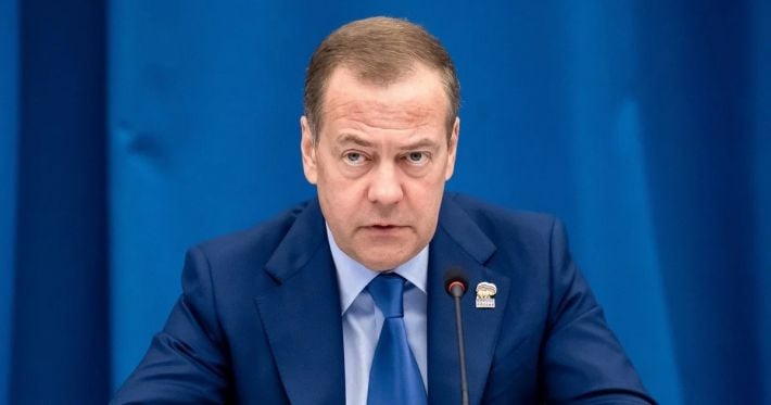 В Кремле заговорили о «буферной зоне» в трех областях Украины: Медведев озвучил новые претензии