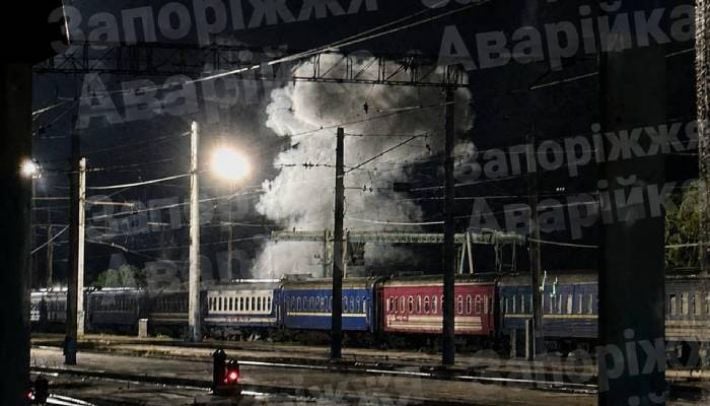 В Запорожье во время ночной атаки под удар попал район вокзала «Запорожье-1»
