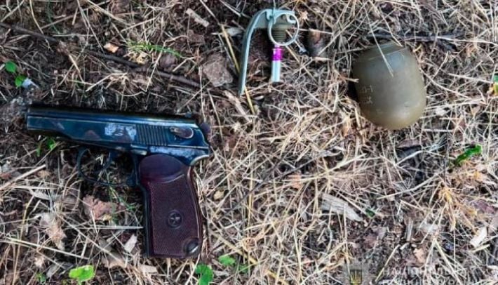 В Запорожье полицейские разоблачили и задержали продавца оружия и боеприпасов