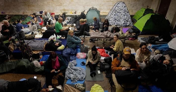 Штрафов за палатки в метро пока нет: какие правила хотят изменить в Киеве