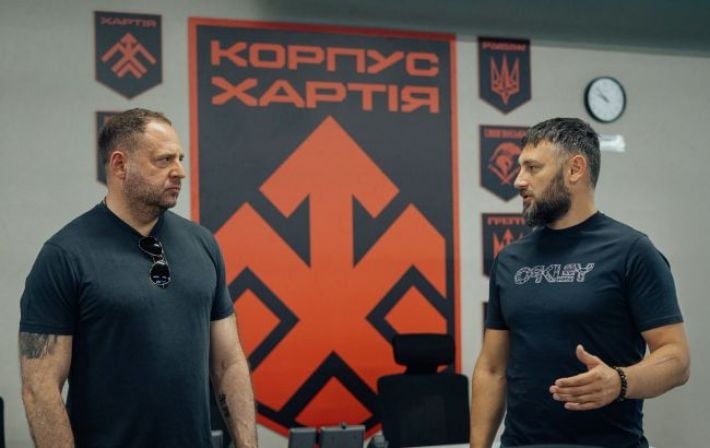 «Хартия» оказалась в центре скандала из-за сотрудничества с Ермаком: военные объяснили свое решение