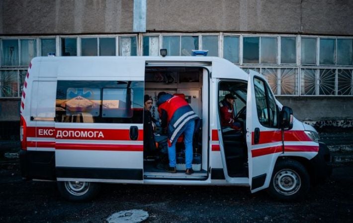 Россияне атаковали мобильное отделение «Укрпочты» в Черниговской области: ранены двое сотрудников