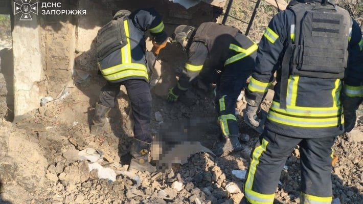 Россияне нанесли авиаудары по Запорожскому району: двое человек погибли, ещё один получил ранения
