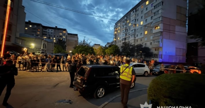 Скандал с ТЦК в Тернополе перерос в драку: служебную машину разбили, есть пострадавшие