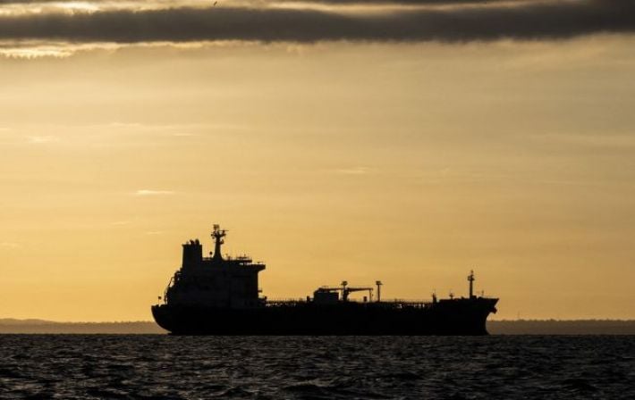 Удар по нефтяному экспорту РФ: Индия сокращает закупки и ищет замену в США и Персидском заливе