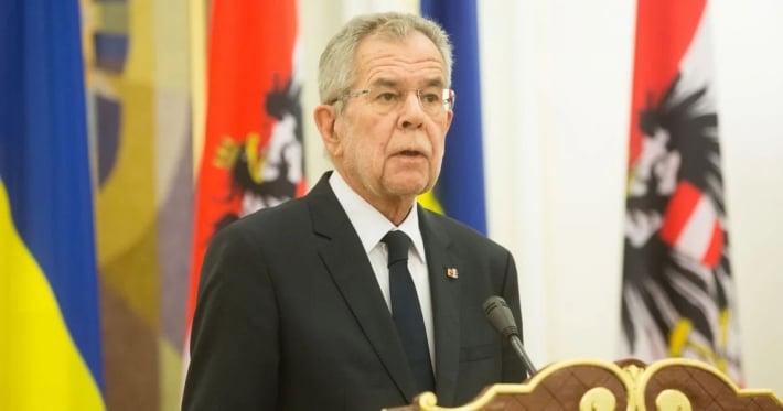 Президент Австрии резко высказался о России: «Есть один карлик, который ведет себя как великан»