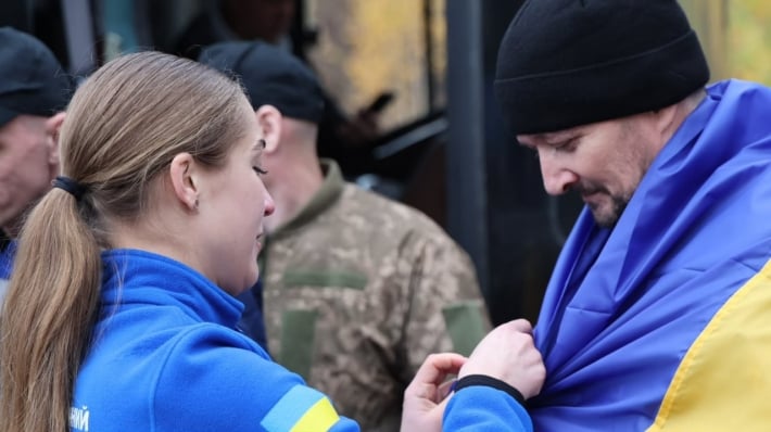 33 защитника из Запорожской области вернулись домой из российского плена