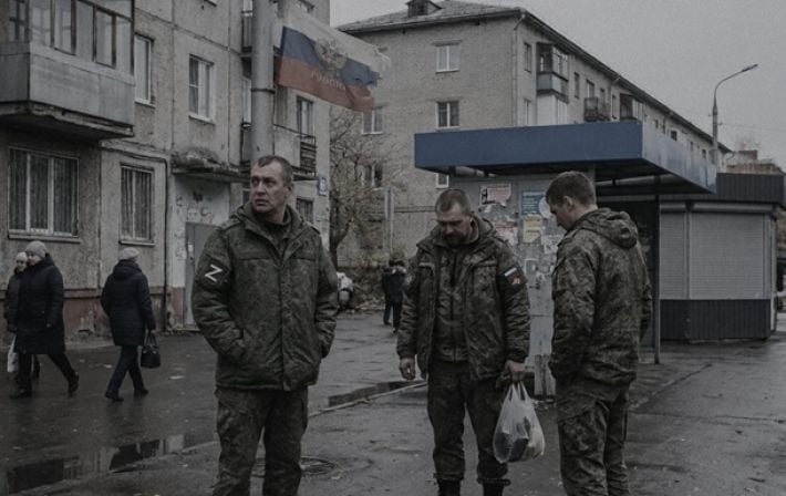 «Безработица, недоверие и ряженые "герои"»: СВРУ раскрыла провал программ трудоустройства участников войны против Украины в РФ