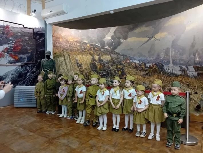 В оккупированном Мелитополе в детсадах введут перечень «разрешенных» игрушек и уроки пропаганды