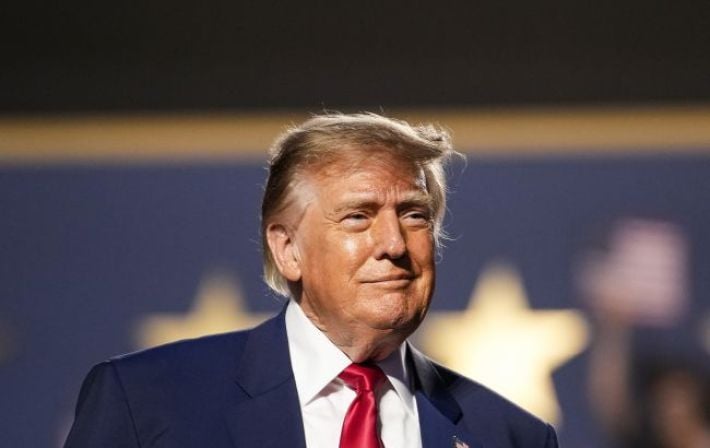 «Вы ужасно выглядите»: Трамп сорвался на журналиста после вопроса о здоровье и отмене поездки